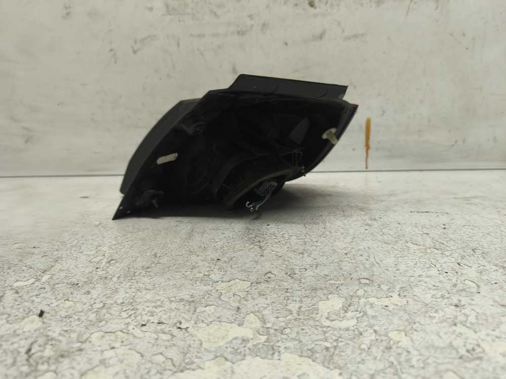 FEU ARRIERE GAUCHE MITSUBISHI EXTERIEUR - Vue 2